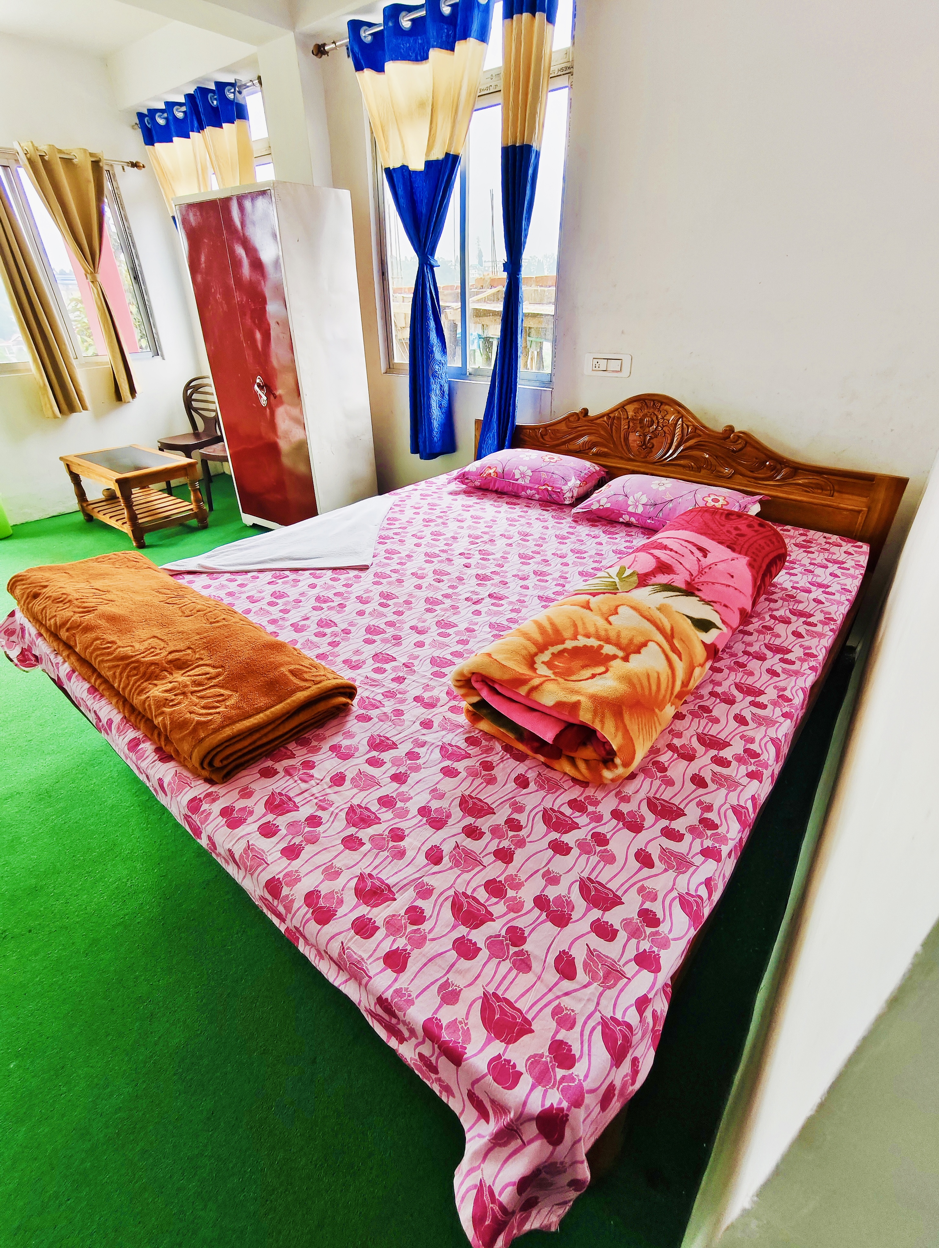 Golden Sunview Room